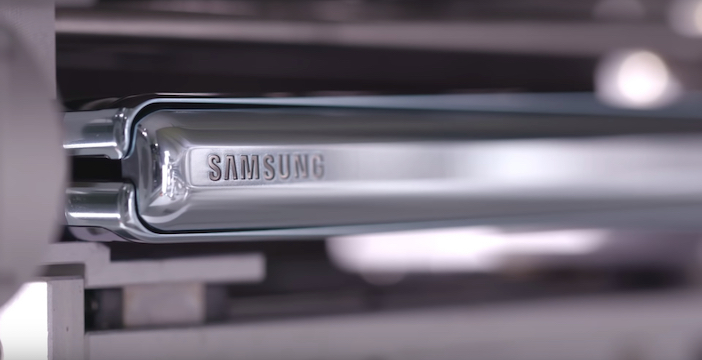 Al momento stai visualizzando Samsung mette Galaxy Fold sotto stress in un nuovo video, una piega alla volta