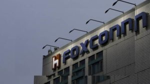 Scopri di più sull'articolo Foxconn su USA-Cina: “Modifiche agli ordini, ma l’impatto dovrebbe essere limitato”