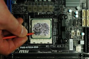 Scopri di più sull'articolo Notebook gaming Asus RoG, Core i9 al fresco con il metallo liquido