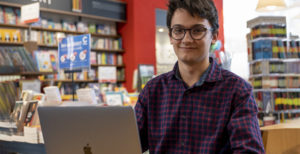 Scopri di più sull'articolo Programmatori non si nasce, si diventa. Un ragazzo di 17 anni realizza il suo sogno e vola alla Apple WWDC