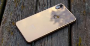 Scopri di più sull'articolo Schermi OLED, Apple non ha rispettato l’accordo. Ora Samsung chiede i danni