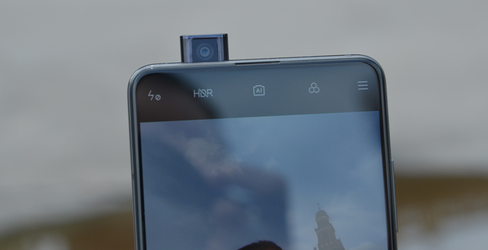 Al momento stai visualizzando Xiaomi Mi 9T è ufficiale con fotocamera frontale a comparsa. No, non è il nuovo top di gamma