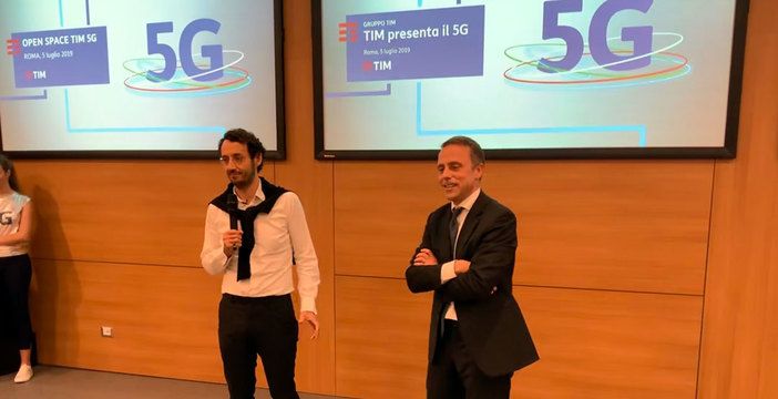 Al momento stai visualizzando TIM lancia il 5G:  “Nel 2021 almeno 120 città coperte. Ma non sostituirà mai il 4G”
