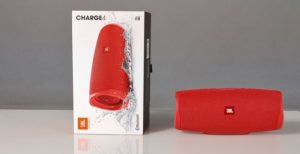 Scopri di più sull'articolo La prova di JBL Charge 4: la qualità audio incontra una batteria ancora più capiente