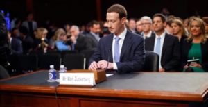 Scopri di più sull'articolo Facebook ammette di aver ascoltato i messaggi vocali di Messenger, ma qual è il vero scopo?