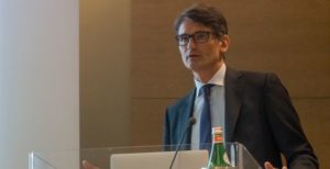 Scopri di più sull'articolo Dati gfk, mercato TV in frenata: -4% nel primo semestre. 65″: prezzi in picchiata e vendite in crescita. Boom dei tuner sat