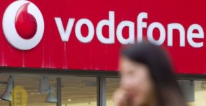 Scopri di più sull'articolo Vodafone, raddoppiato il “costo della distrazione”: 1,98 euro per navigare e parlare senza credito per 48 ore