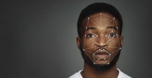 Scopri di più sull'articolo Il riconoscimento facciale è sicuro? Sistema di pagamento ingannato da una maschera 3D