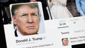 Scopri di più sull'articolo Trump congela i nuovi dazi per smartphone, console, portatili e altri prodotti hi-tech