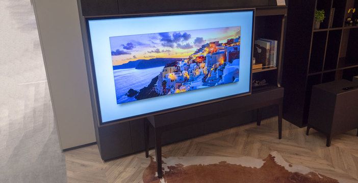 Al momento stai visualizzando TV integrati nei mobili, più di un concept. LG vede l’OLED del futuro così