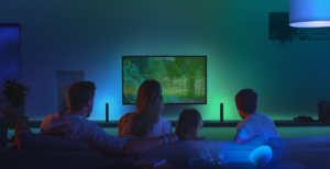 Scopri di più sull'articolo Philips porta Ambilight su tutti i TV combinando un Sync Box HDMI e le lampade Hue
