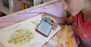 Scopri di più sull'articolo L’app Huawei che aiuta i bimbi non udenti a leggere le favole arriva anche su iOS. Con due nuovi libri