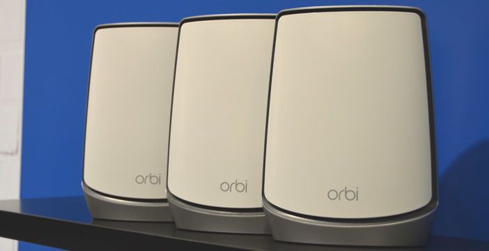 Al momento stai visualizzando Netgear ha pronto il “kit” per reti mesh Wi-Fi 6. Ma costa 799 euro