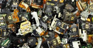 Scopri di più sull'articolo Disegno di legge sull’obsolescenza: ricambi meno cari e garanzia a 10 anni per i grandi elettrodomestici. Samsung avverte: “I prezzi aumenteranno”