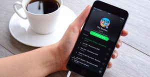 Scopri di più sull'articolo Spotify cerca i furbetti tra gli utenti Family. L’app controllerà con il GPS la posizione di chi ascolta