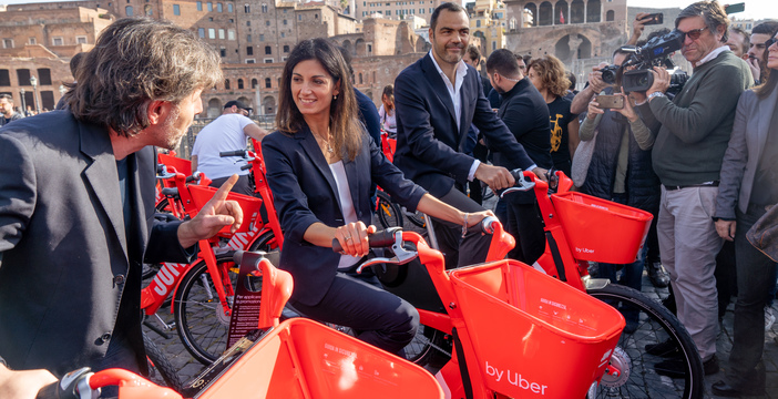 Al momento stai visualizzando Uber lancia Jump, il bike sharing elettrico, a Roma: servizio caro ma le bici sono belle
