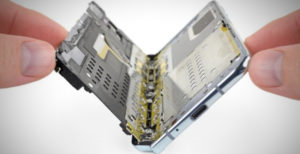 Scopri di più sull'articolo Il nuovo Galaxy Fold smontato dimostra che è più resistente e combatte meglio la polvere. Ma resta delicato