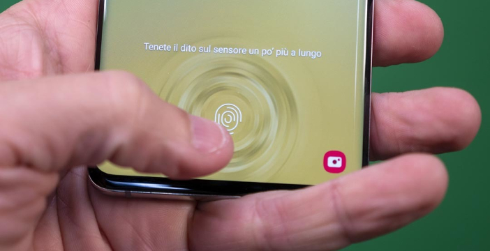 Al momento stai visualizzando Galaxy S10 sbloccabile da tutti, ma è colpa delle pellicole protettive. Samsung corre ai ripari