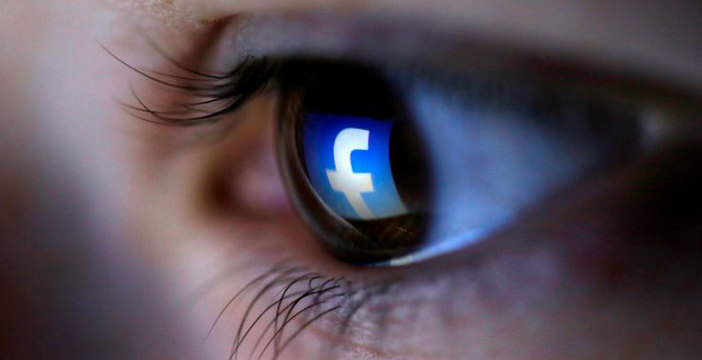 Al momento stai visualizzando A Facebook non ne va dritta una. L’applicazione per iPhone accede di nascosto alla fotocamera