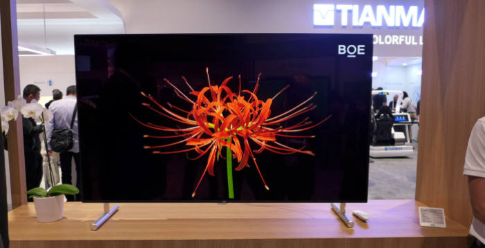 Al momento stai visualizzando BOE ha mostrato il primo pannello 8K OLED creato con la tecnologia a getto d’inchiostro