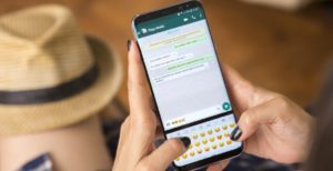 Scopri di più sull'articolo Messaggi di WhatsApp cancellati automaticamente? Sì, ma solo nei gruppi