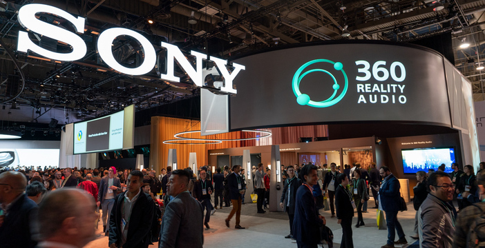 Al momento stai visualizzando Il 360 Reality Audio esce dalle cuffie: Sony ha portato al CES 2020 una soundbar e uno speaker compatibili