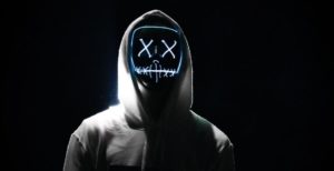 Scopri di più sull'articolo Foto prese dai social per migliorare il riconoscimento facciale anti-criminali: il caso Clearwater AI