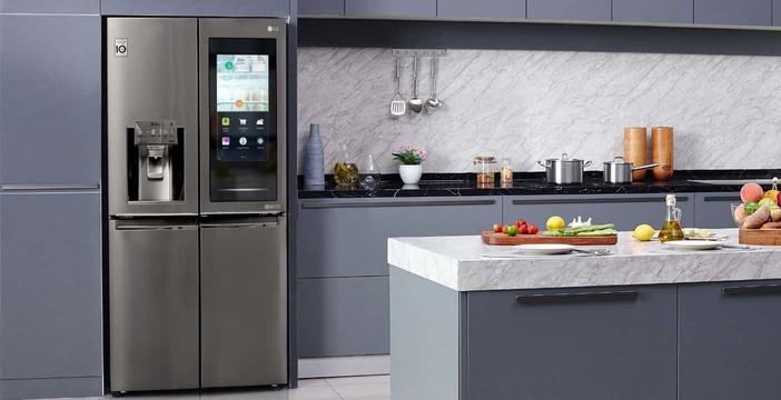 Al momento stai visualizzando I frigoriferi LG InstaView riconoscono e analizzano il cibo. Arriva il fabbricatore di ghiaccio a sfere