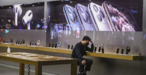 Scopri di più sull'articolo L’impatto del coronavirus sull’industria tech. Soffrono smartphone e TV, PS5 e Xbox Series X sono salve