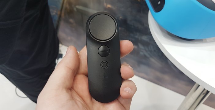 Al momento stai visualizzando Nuovo visore Apple AR/VR: ora spuntano un’app e un controller