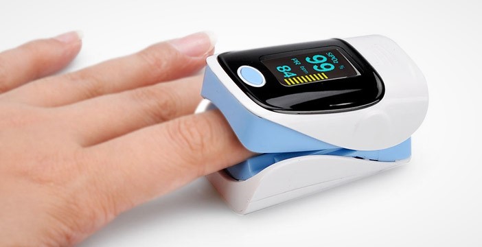 Al momento stai visualizzando Perché avere un saturimetro a casa non serve per scoprire se si ha il COVID-19