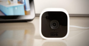Scopri di più sull'articolo Ufficiale Blink Mini, videocamera di sorveglianza economica. Registra in Full HD e costa 40 euro