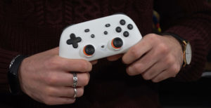 Scopri di più sull'articolo Google Stadia Pro gratis per due mesi. Come provarlo con i controller di PS4, Switch e Xbox One