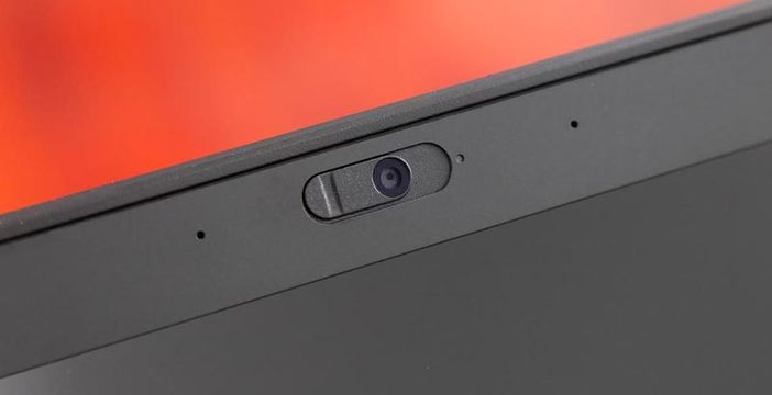 Al momento stai visualizzando Le webcam dei notebook fanno schifo. E ora se ne sono accorti tutti