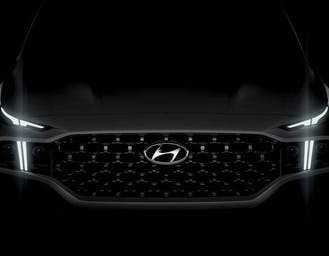 Scopri di più sull'articolo Evoluta ed elettrificata, così Hyundai presenta la nuova Santa Fe