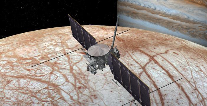 Al momento stai visualizzando La luna Europa mai così dettagliata: le foto di Galileo stupiscono 20 anni dopo