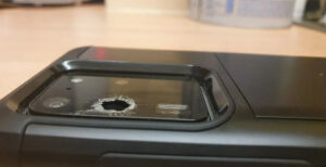 Scopri di più sull'articolo Il vetro posteriore del Galaxy S20 Ultra si rompe da solo? Decine le testimonianze