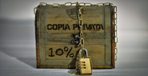 Scopri di più sull'articolo Copia privata: l’indecorosa zuffa sul tesoretto del 10%. E la SIAE deve agli autori 178 milioni non ridistribuiti