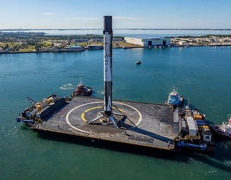 Al momento stai visualizzando SpaceX costruirà spazioporti galleggianti: destinazione Marte, Luna e voli terrestri ipersonici