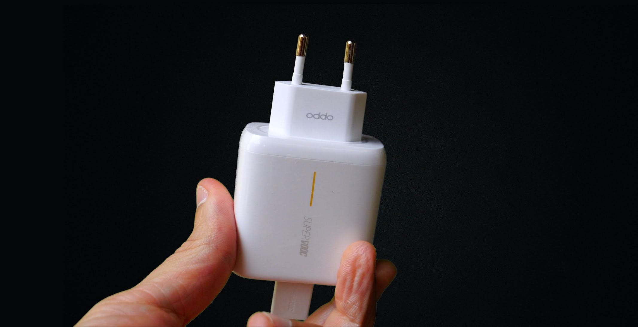 Al momento stai visualizzando La ricarica rapida rovina la batteria del telefono? Oggi parte un test per capirlo