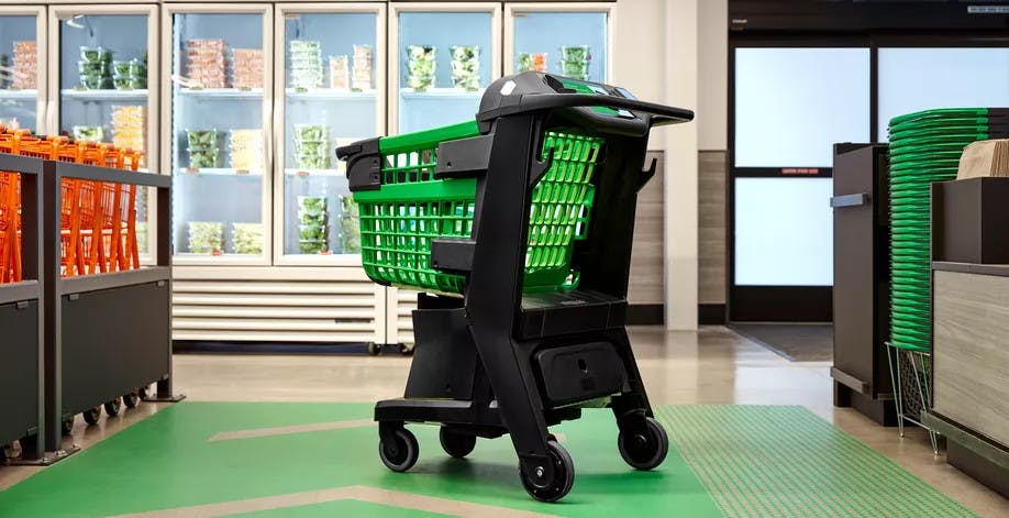 Il carrello intelligente di Amazon con cui pagare senza passare alla cassa