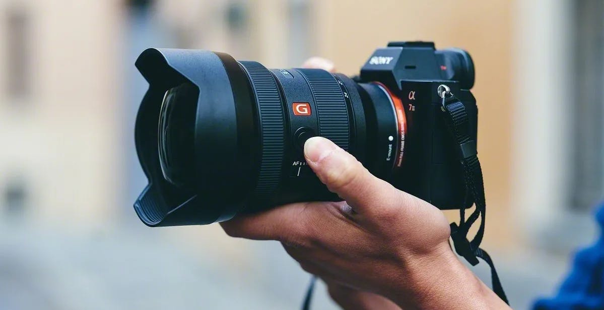 FE 12-24 mm F2.8 GM, Sony amplia la gamma di zoom G Master