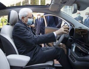 Scopri di più sull'articolo Fiat presenta la 500 elettrica al Presidente Mattarella. L’elettrico è finalmente mainstream?