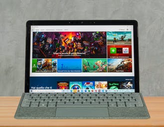 Al momento stai visualizzando Surface Go 2, recensione. Versatile e piccolo piace a tutti, dai bambini agli sviluppatori
