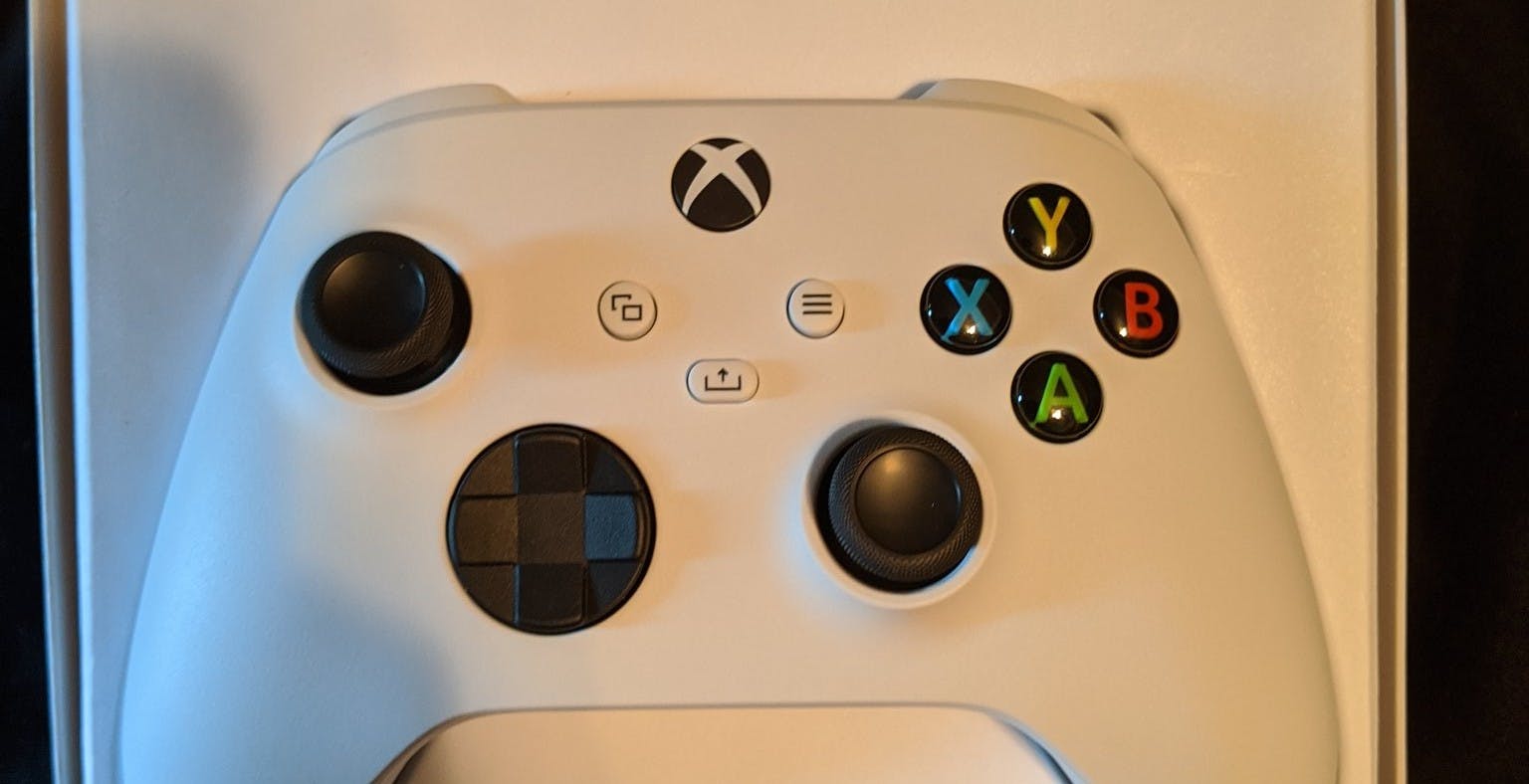 Al momento stai visualizzando Xbox Series S, conferme per la nuova console. Potrebbe essere annunciata entro agosto