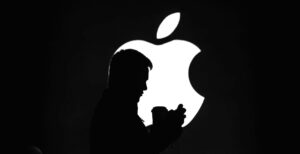 Scopri di più sull'articolo Le politiche dell’App Store hanno due nuovi nemici: Microsoft e Facebook