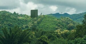 Scopri di più sull'articolo L’elettricità wireless esiste e funziona. Basta tralicci, l’energia viaggia nell’aria a distanza di chilometri