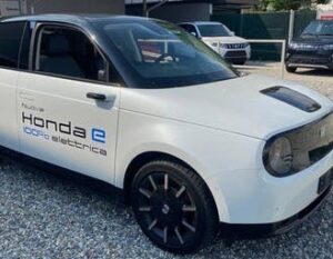 Scopri di più sull'articolo Honda E, primo contatto: le foto dal vivo e il preventivo vero in concessionaria