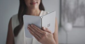 Scopri di più sull'articolo Surface Duo disponibile dal 10 settembre in America. Costerà 1399 dollari
