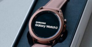 Scopri di più sull'articolo Samsung annuncia Galaxy Watch 3 disponibile anche in titanio. Misurerà anche l’ossigenazione del sangue